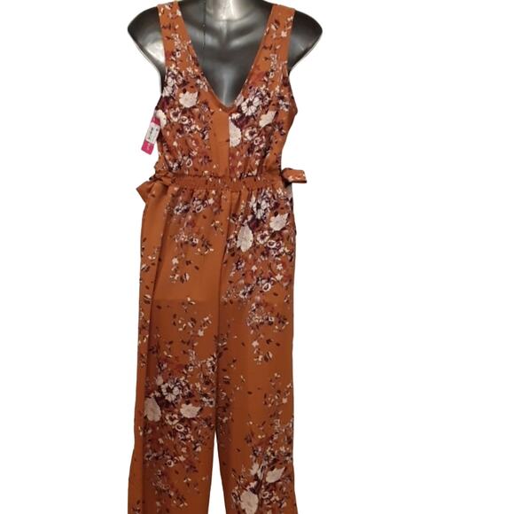 RES MENDASITEMS NWT Sz XL Xhilaration Floral Jumpsuit Romper - Picture 5 of 5